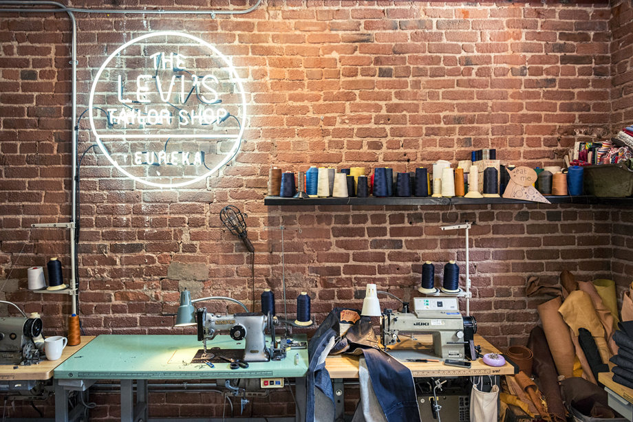 Levi's