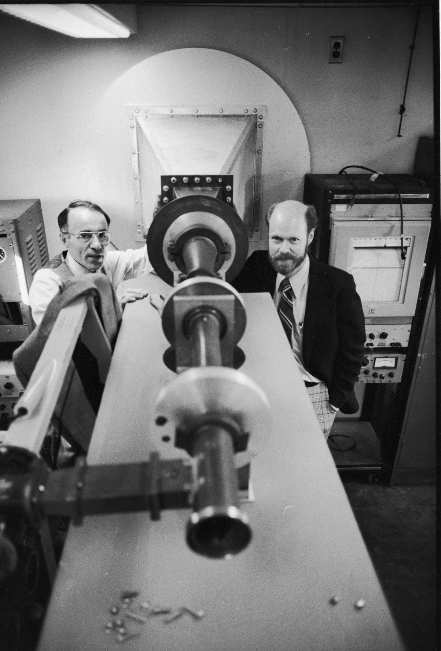 (R-L) The 1978 Nobel Prize in Physics winning Bell Telephone Labs scientists Robert Wilson & Arno Penzias in front of the antenna which helped them discover cosmic microwave background radiation.