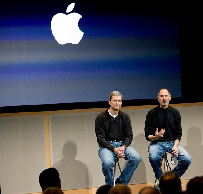 Apple Introduces New Versions Of The iMac Computer And  iLife Applications