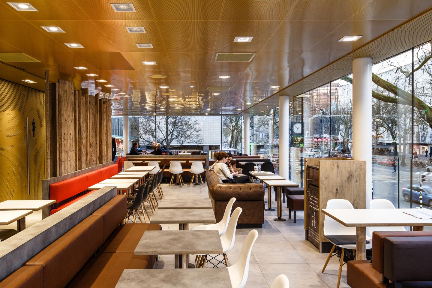 McDonalds Netherlands Interior