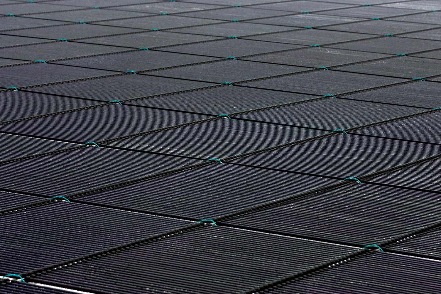 Solyndra Solar Cell Arrays At Fremont Manufacturing Plant
