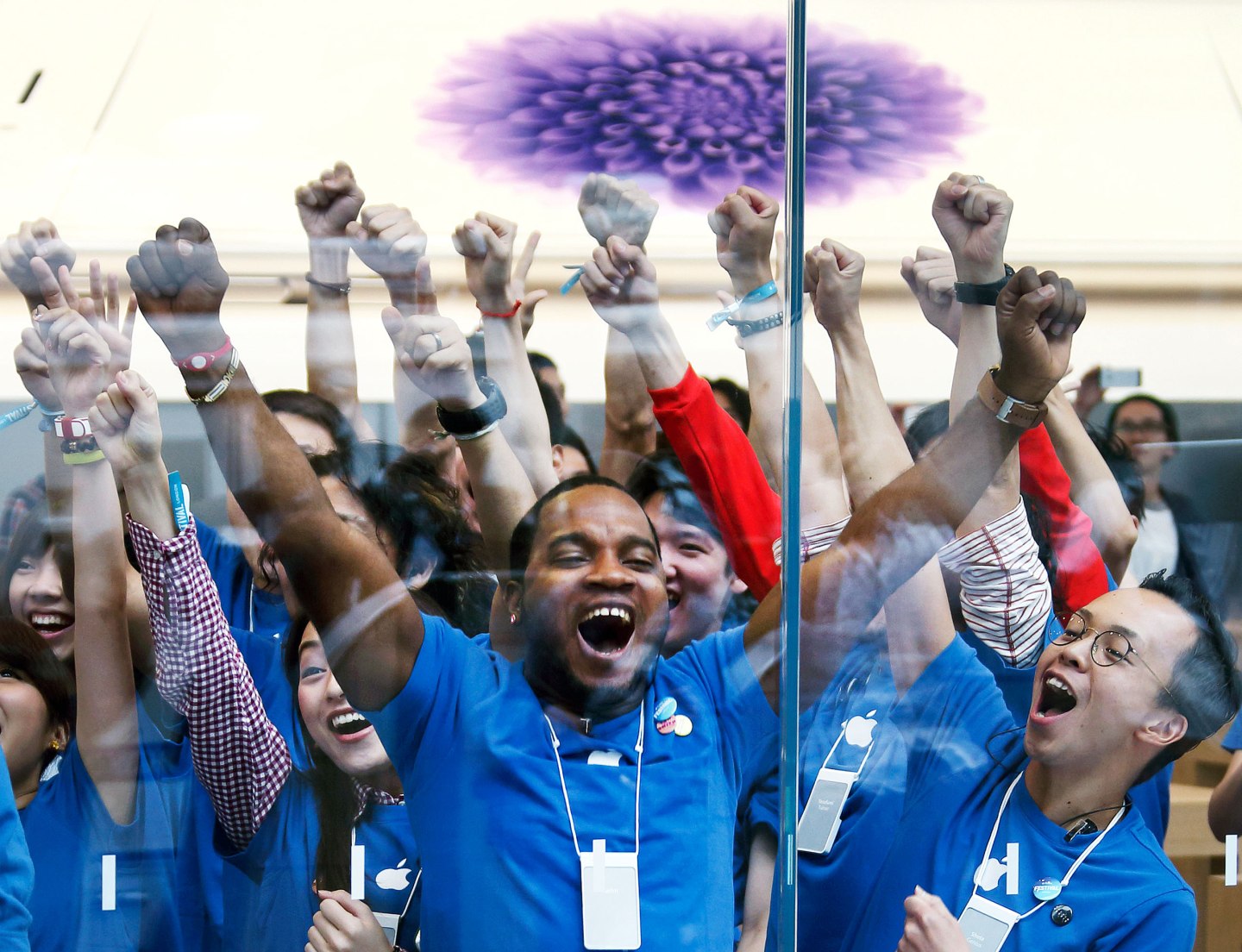 Apple store, 21st Century Corporations