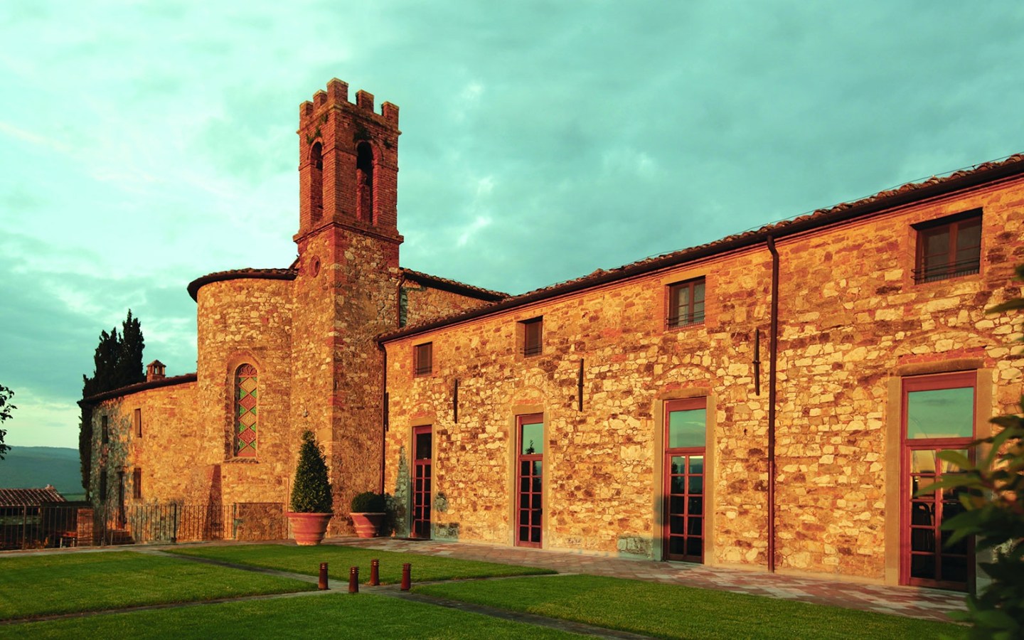 WBTOPHOTELS-1-castello-di-casole