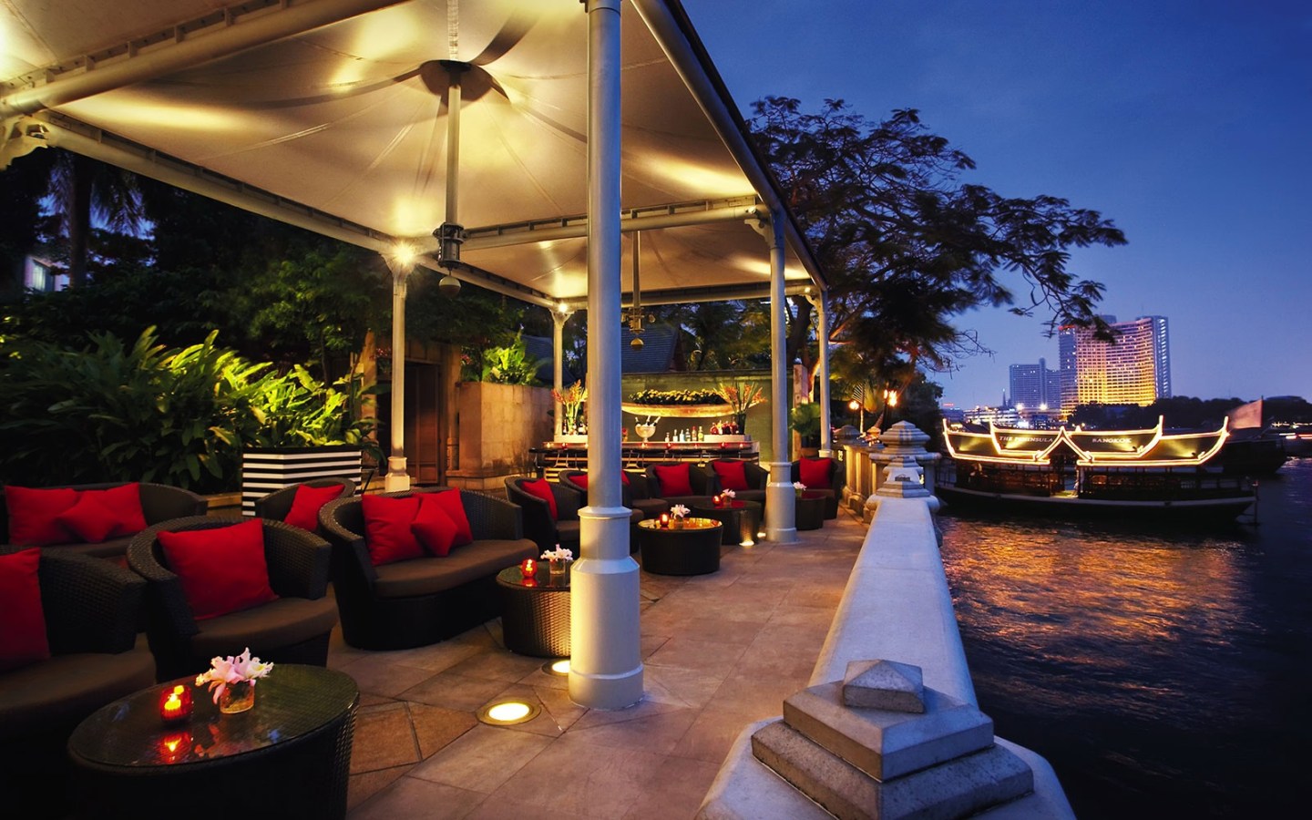 WBTOPHOTELS-7-peninsula-bangkok