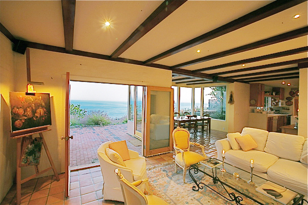 The Captain & Tenille's living room.