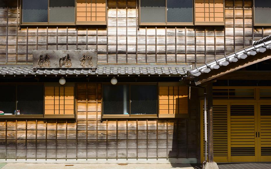 World's oldest hotel entrance