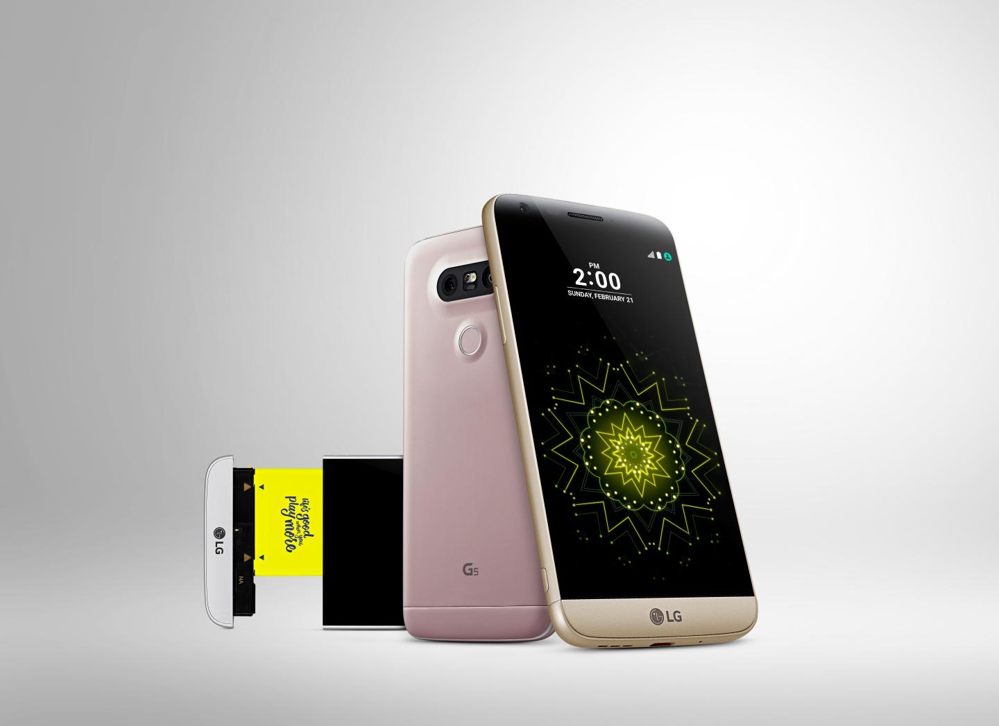 The LG G5 has a 'chin' for swapping out parts like batteries and cameras.