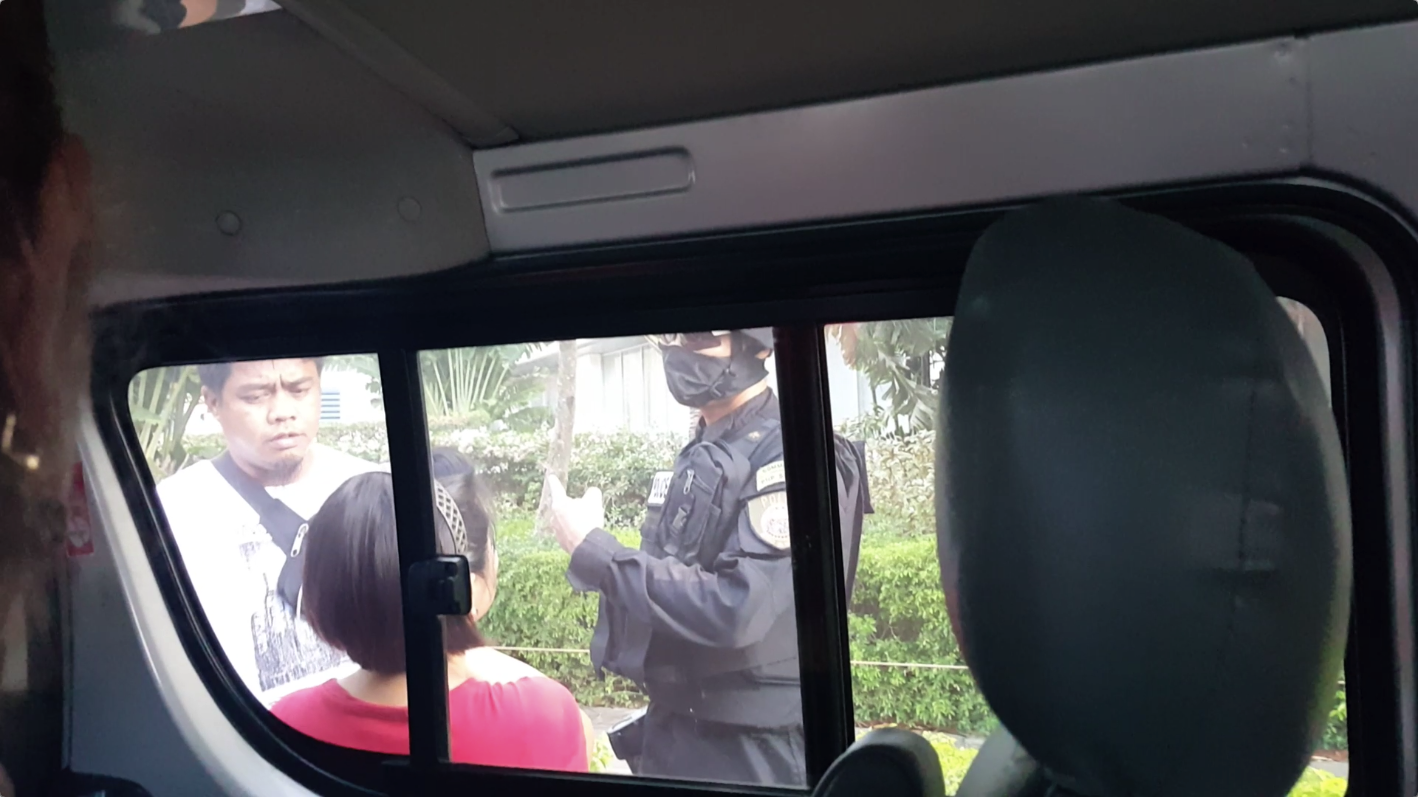 Verizon strikers confront police.