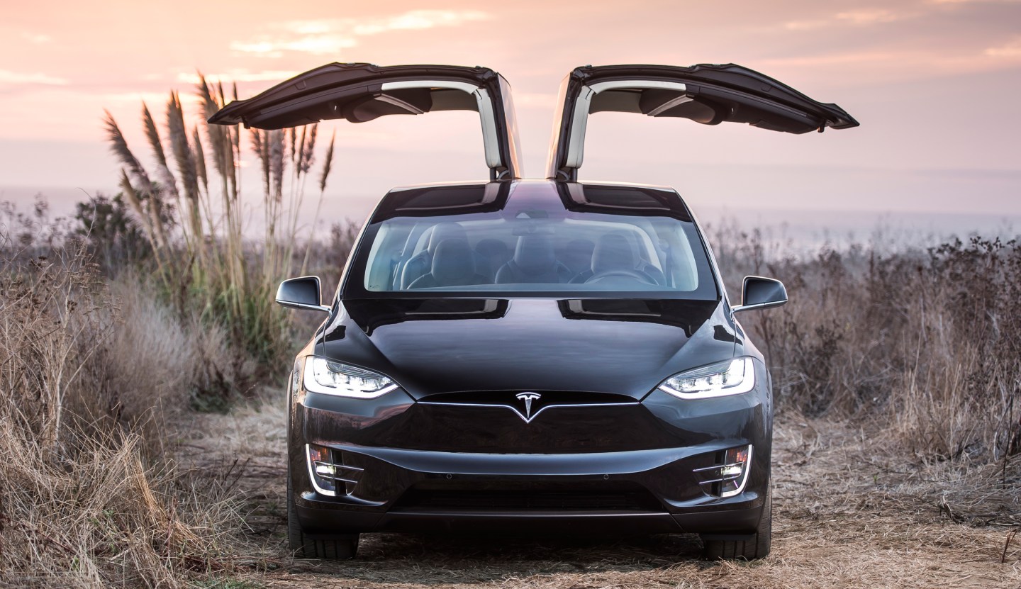 TES.06.01.16.Tesla model x.5