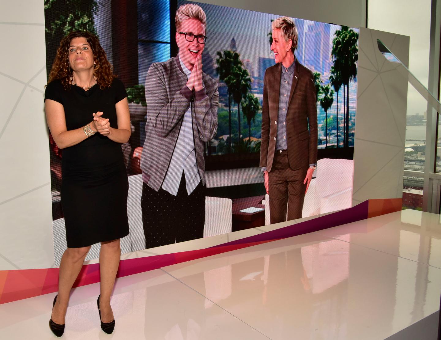Ellen Digital New Front