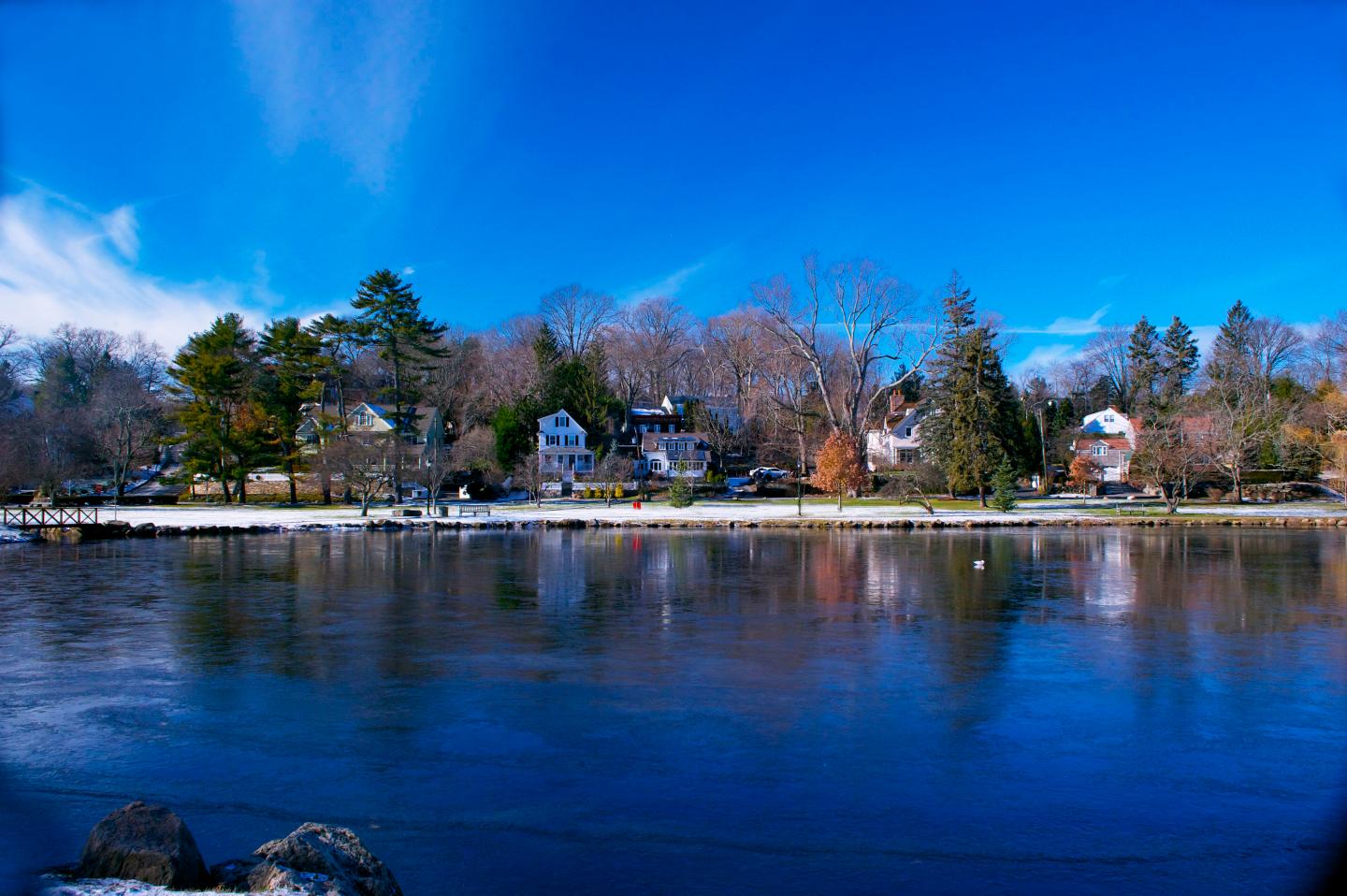 Crisp clear winter day in Greenwich at Binney Park