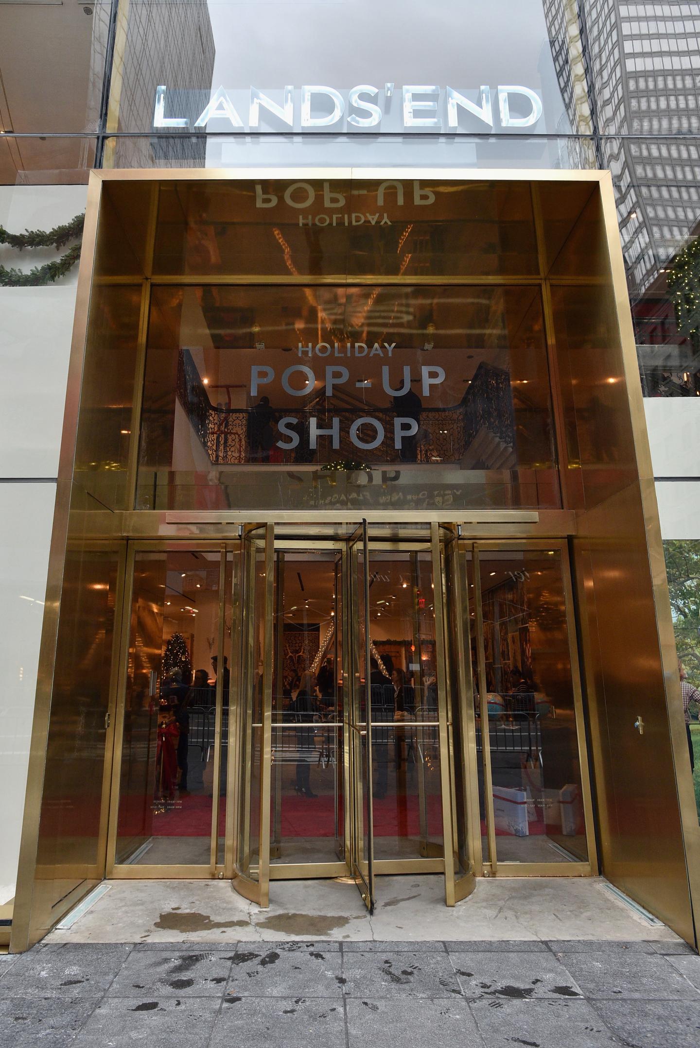 Lands' End Celebrates Opening Of NYC Pop-Up On Vererans Day With Bob Woodruff Foundation