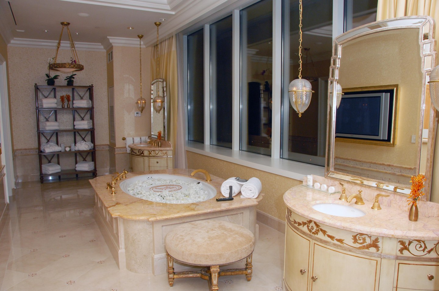 Patrick McMullan Archives