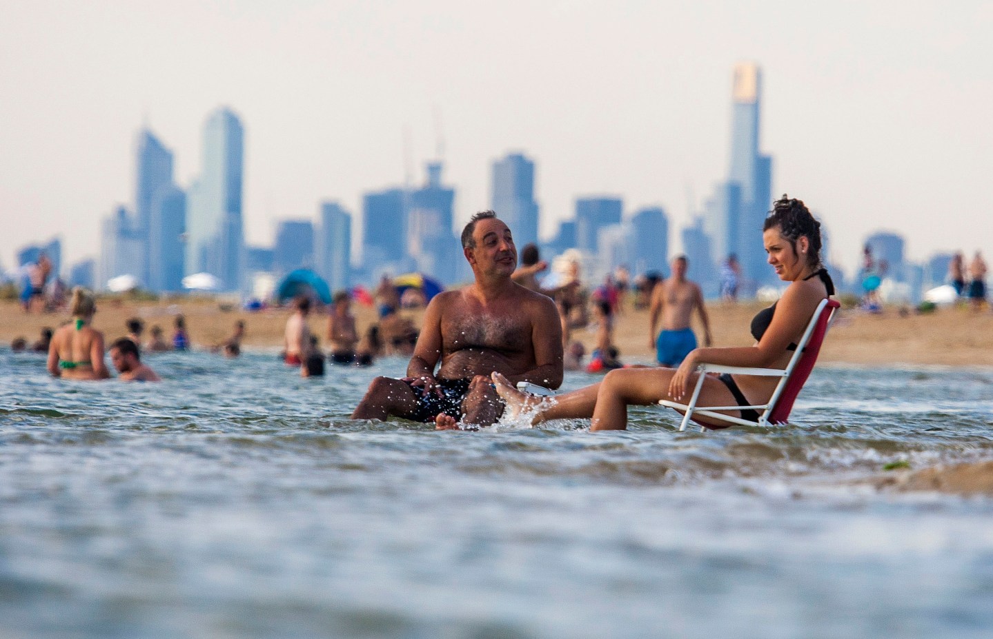 Melbournians Flock To The Beaches During Heatwave