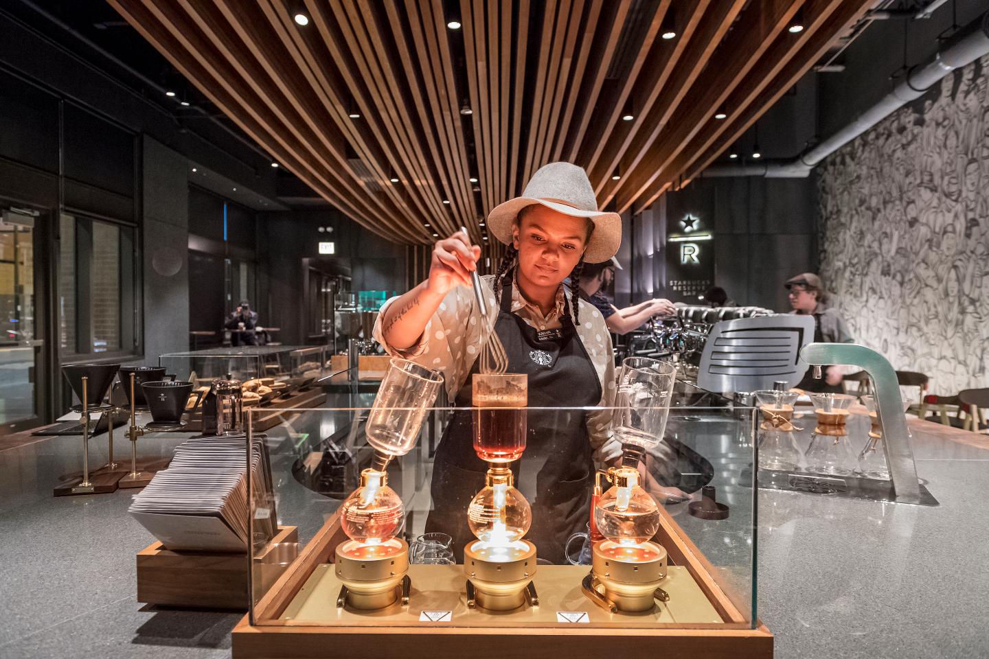 Fortune 500: Starbucks, Reserve Bar, Chicago