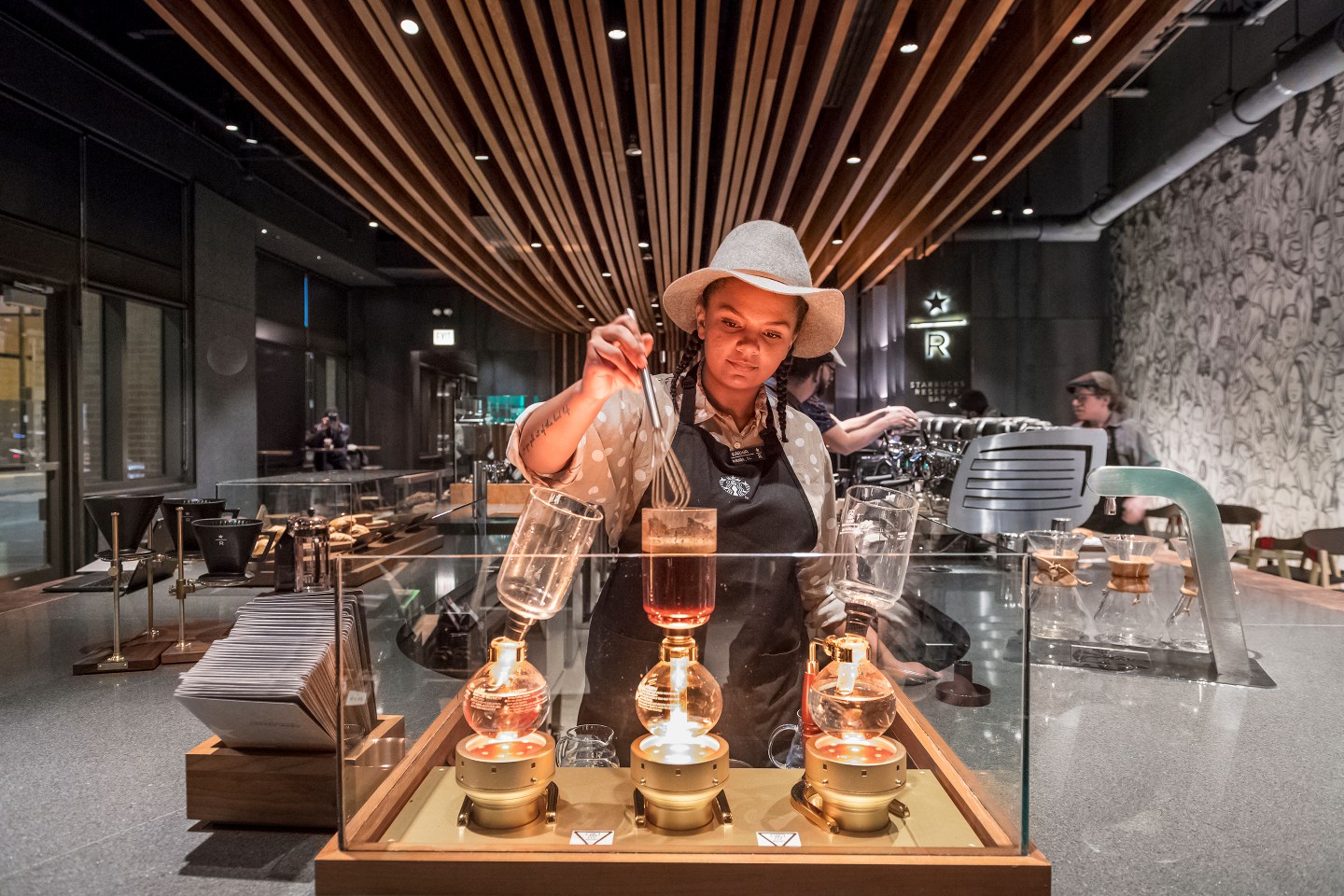 Fortune 500: Starbucks, Reserve Bar, Chicago