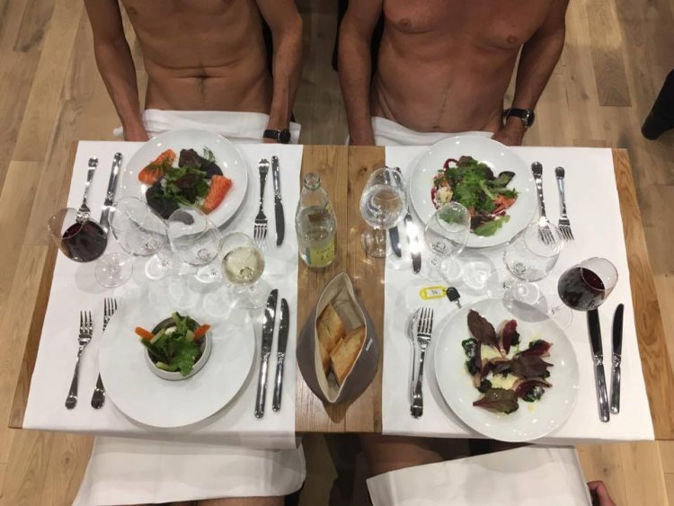 Diners at Paris Restaurant O'Naturel Sit Naked While Eating