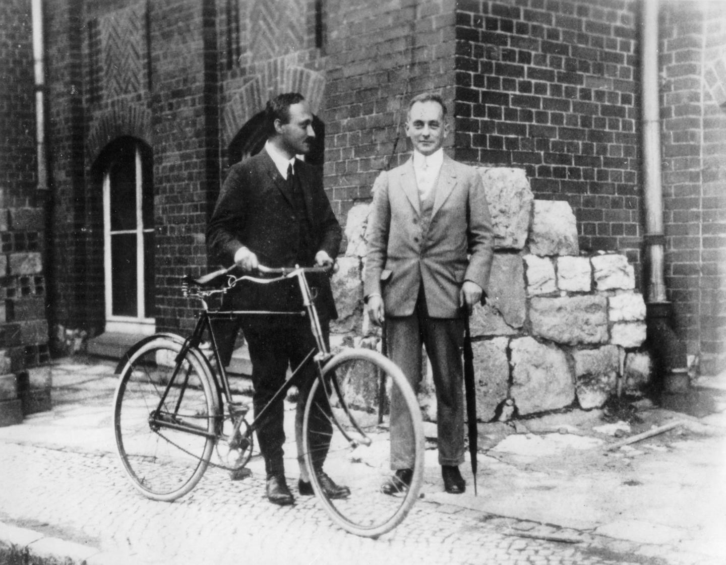 Max Born, Gruppe