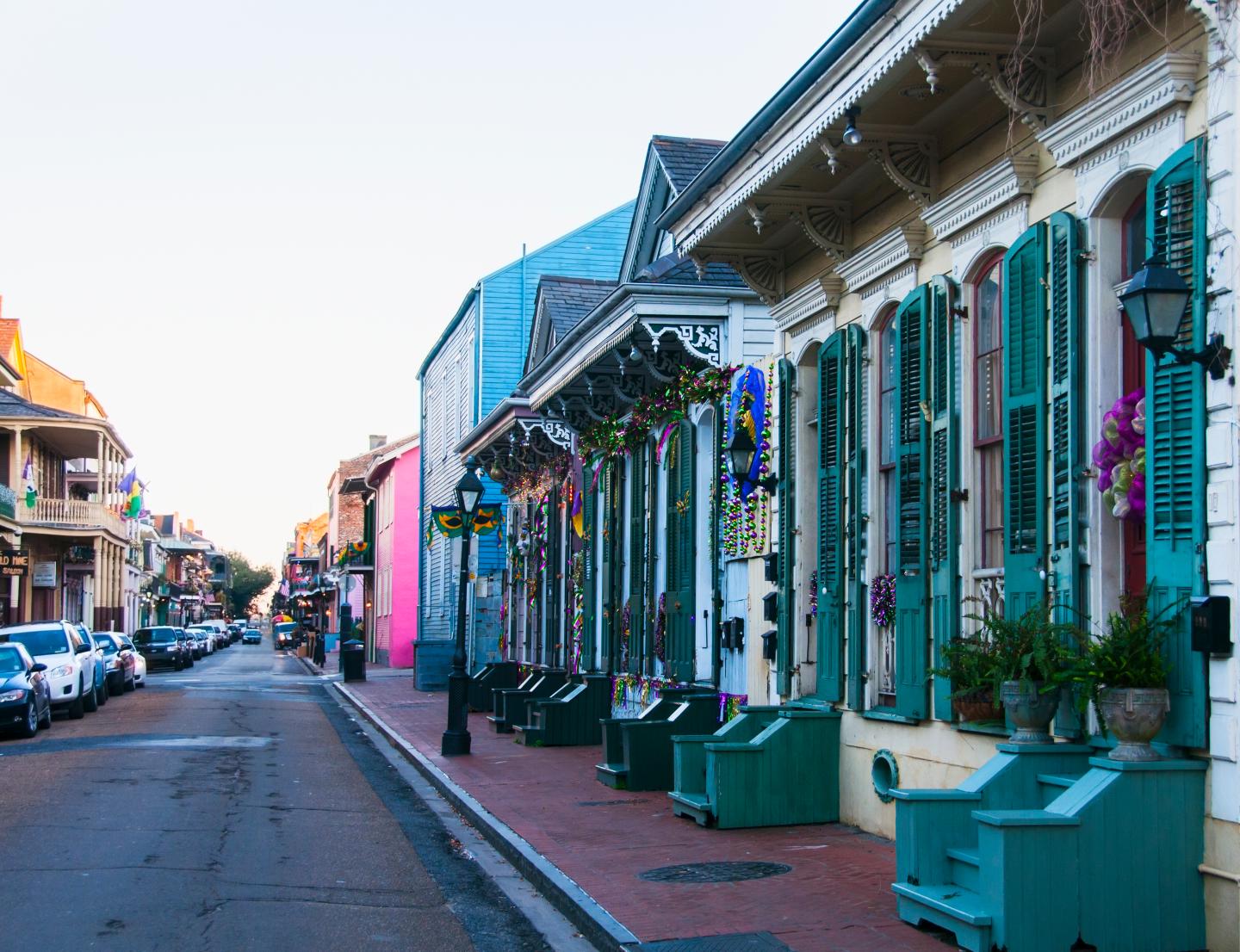 USA, New Orleans, Louisiana, View of narrow street