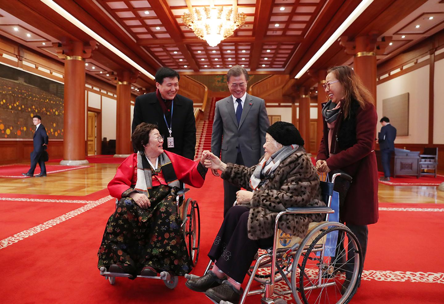 S. Korean President to Meet With Former Comfort Women