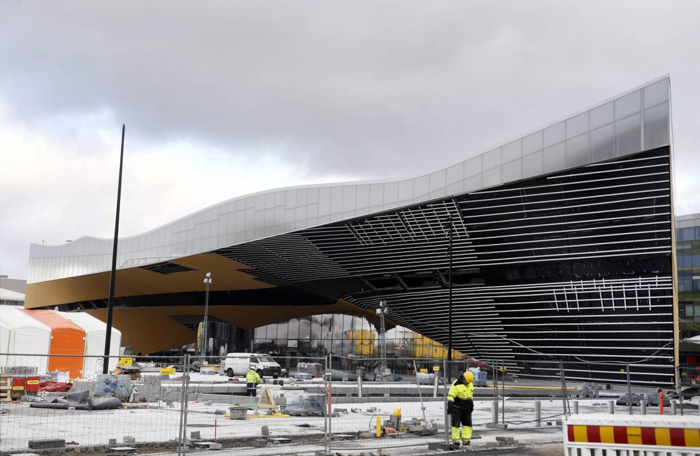 FINLAND-ARCHITECTURE-MUSEUM-LIBRARY-ROBOTS