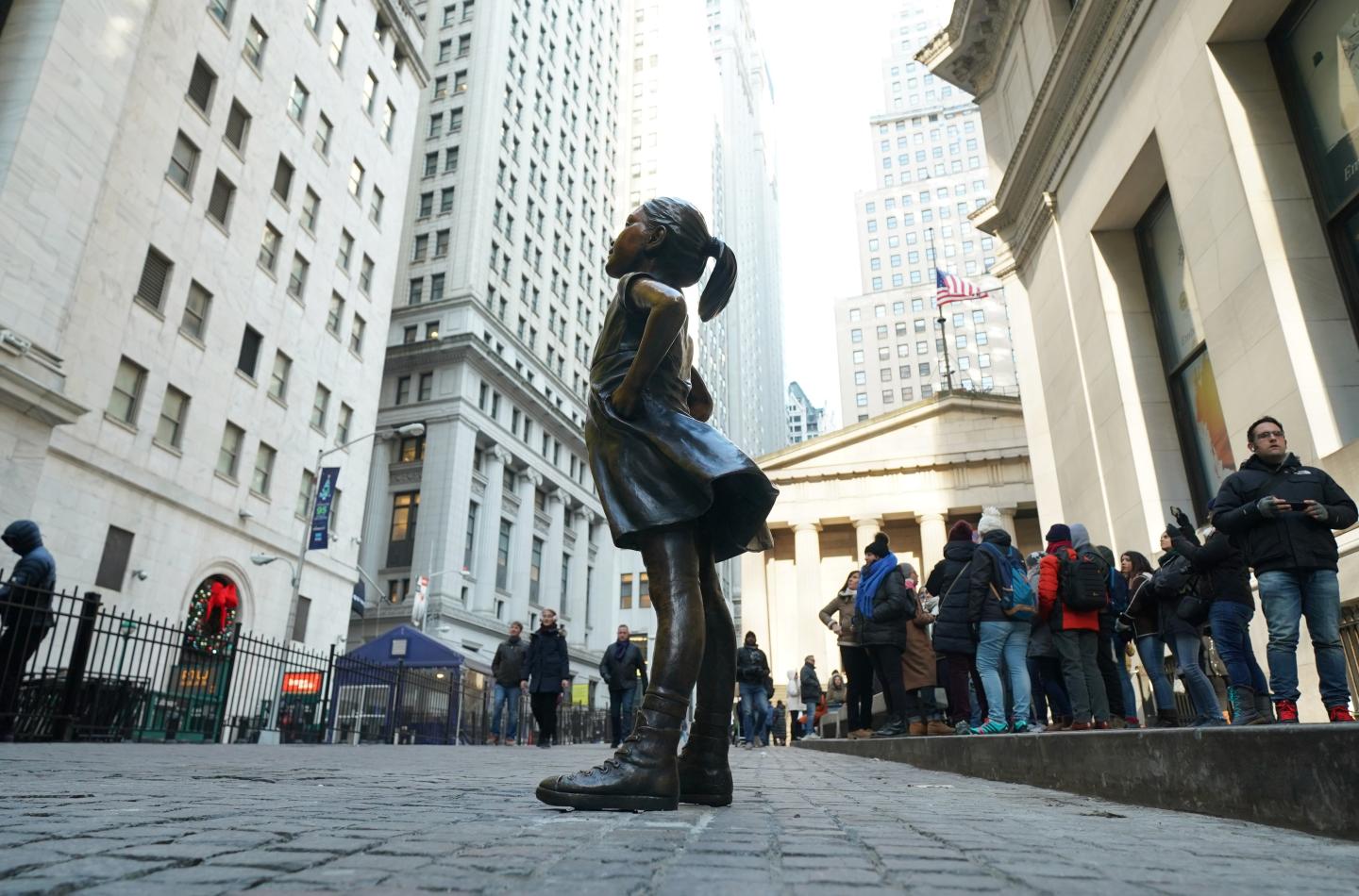 US-ECONOMY-NYSE-STATUE