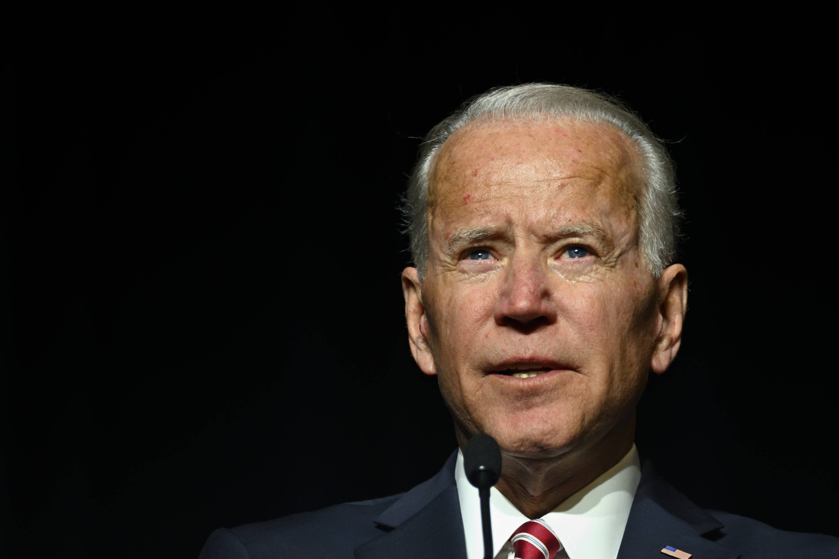Elizabeth Warren Gains on Joe Biden in Perceived Electability: CBS Poll ...