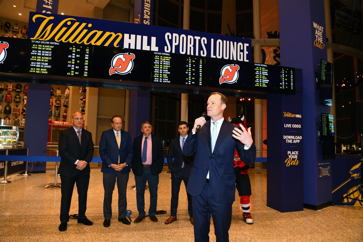 Sports betting-William Hill Sports Lounge Opens At Prudential Center