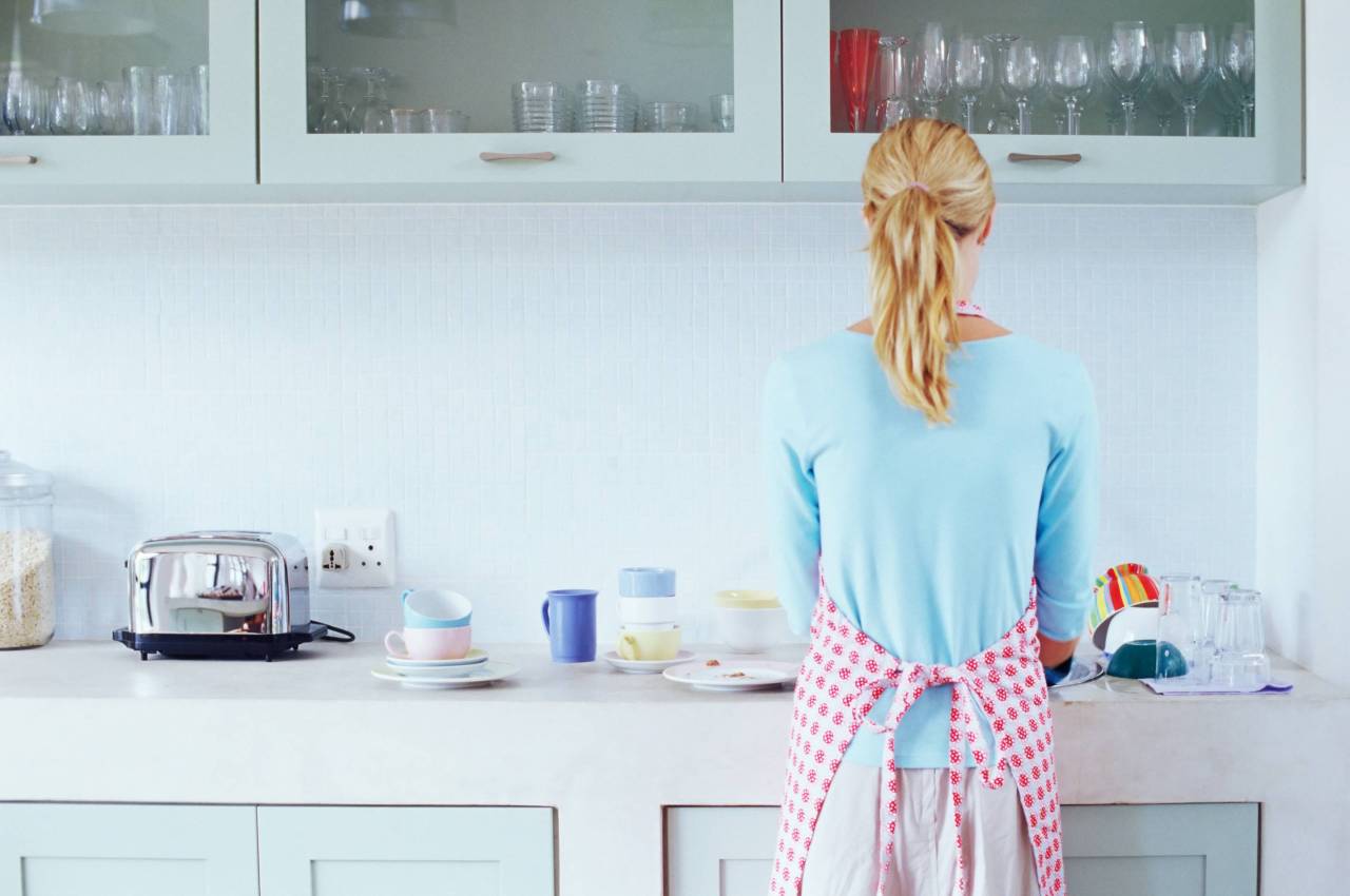 Married Women Do More Housework Than Single Moms, Study Finds Fortune