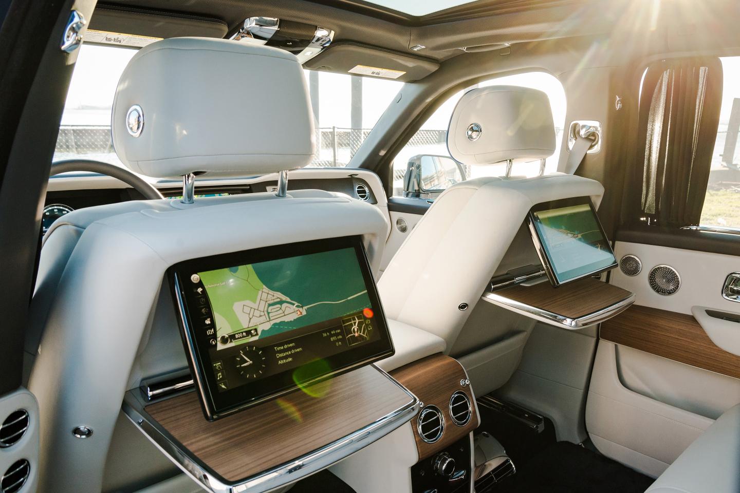 SUV07.19-Rolls-Royce-Cullinan-Back-Seat