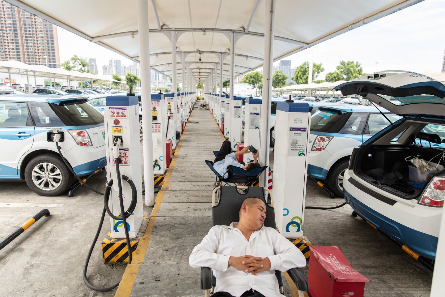 CAR09.19-Shenzhen Taxi Charging Station