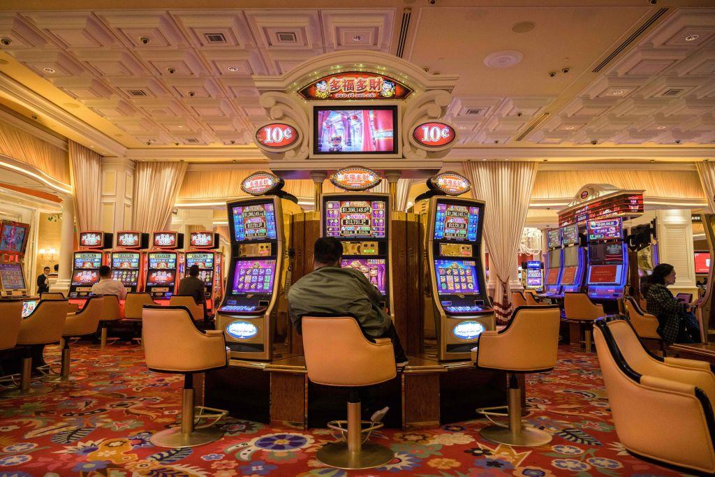 TOPSHOT-MACAU-GAMING-ECONOMY-TOURISM