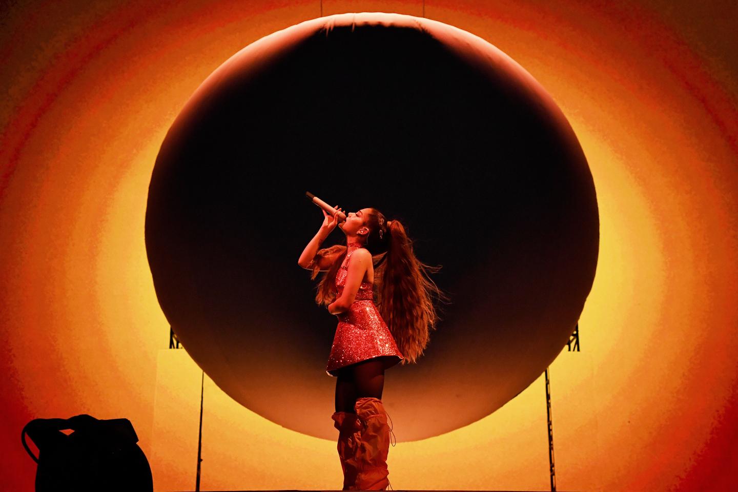 SPO11.19.Ariana-Grande