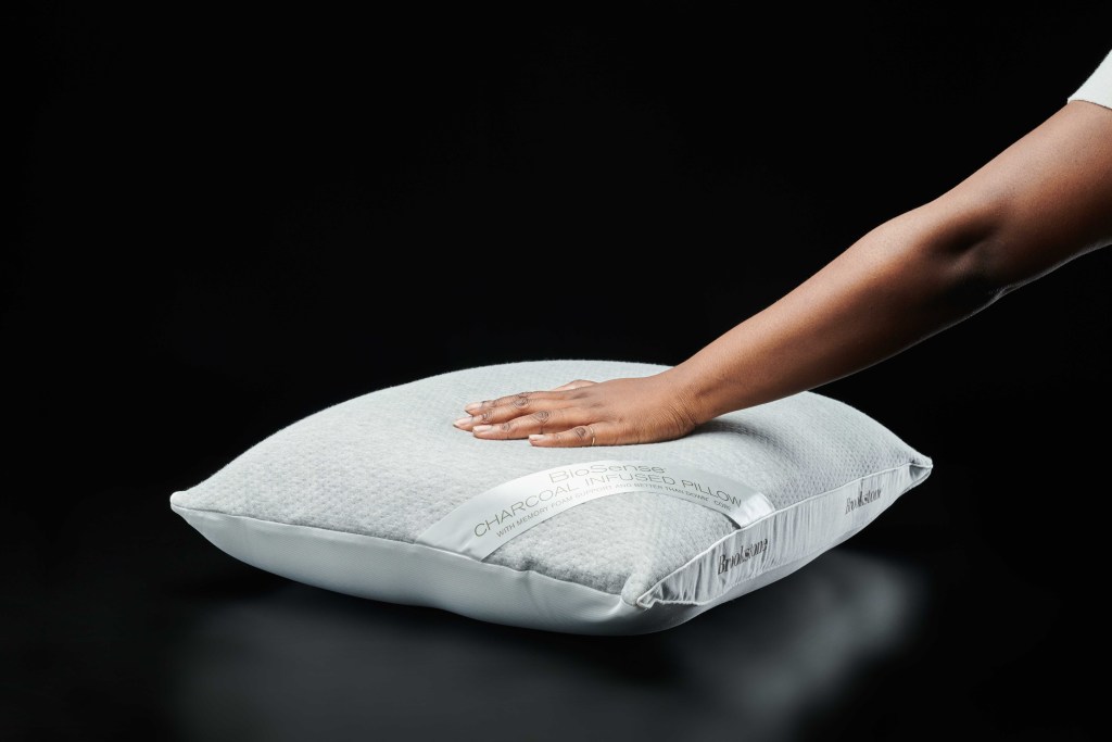 Gift Guide: Luxury Bedding, Skincare, Jewelry, Glassware Gifts | Fortune