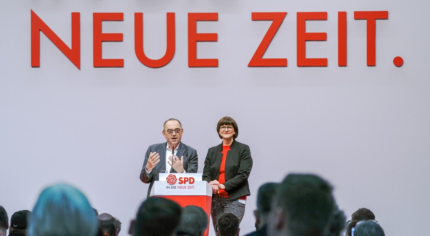 Norbert Walter-Borjans and Saskia Esken, the two federal chairmen of the SPD.