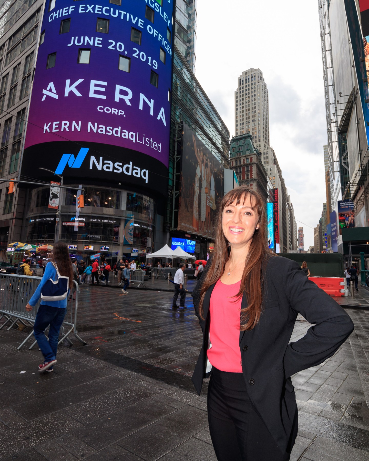 Jessica-Outside-Billboard-Nasdaq
