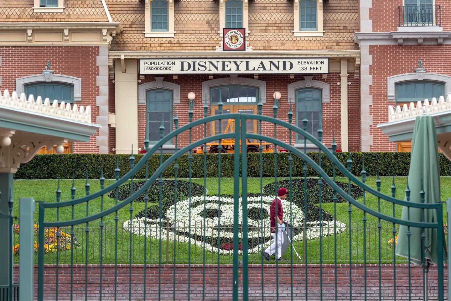 Coronavirus-Retail Closings-Disneyland