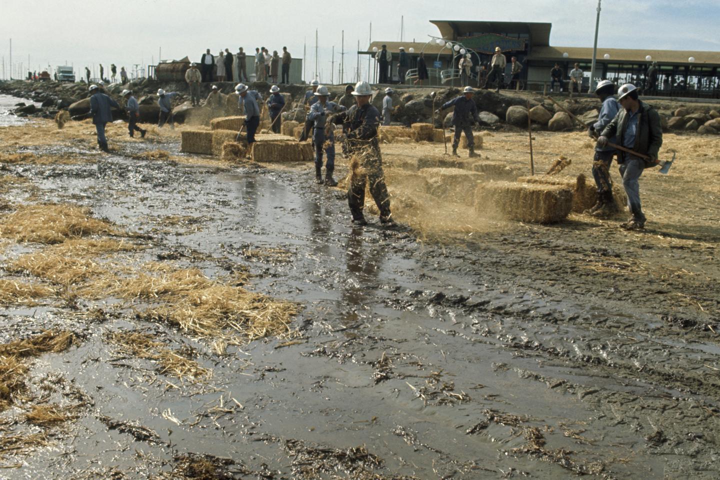 Earth Day-Santa Barbara Oil Spil 1969