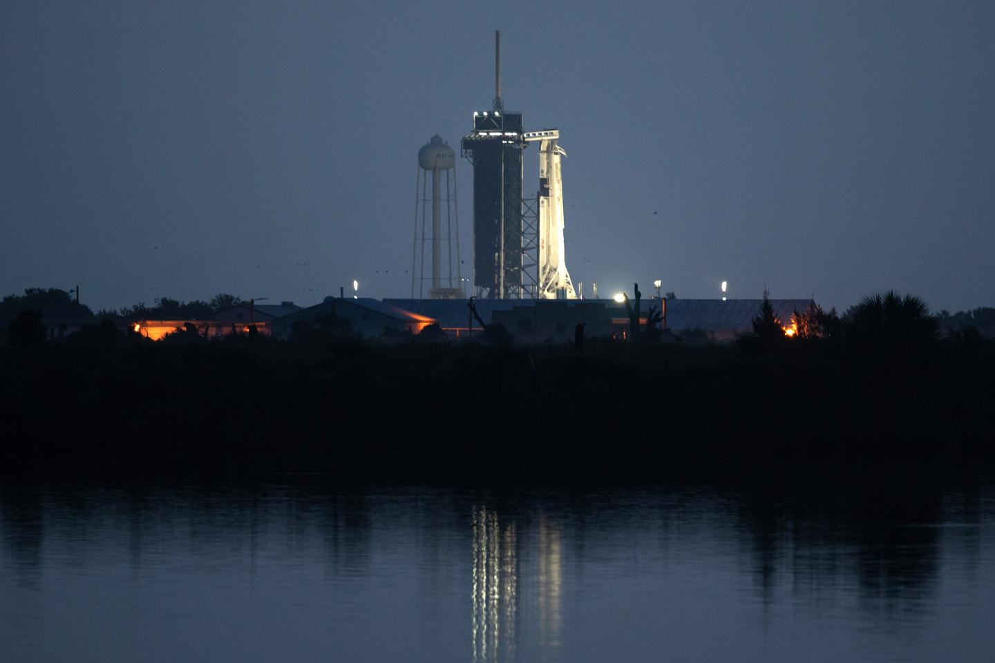 SpaceX-NASA-Launch-01.
