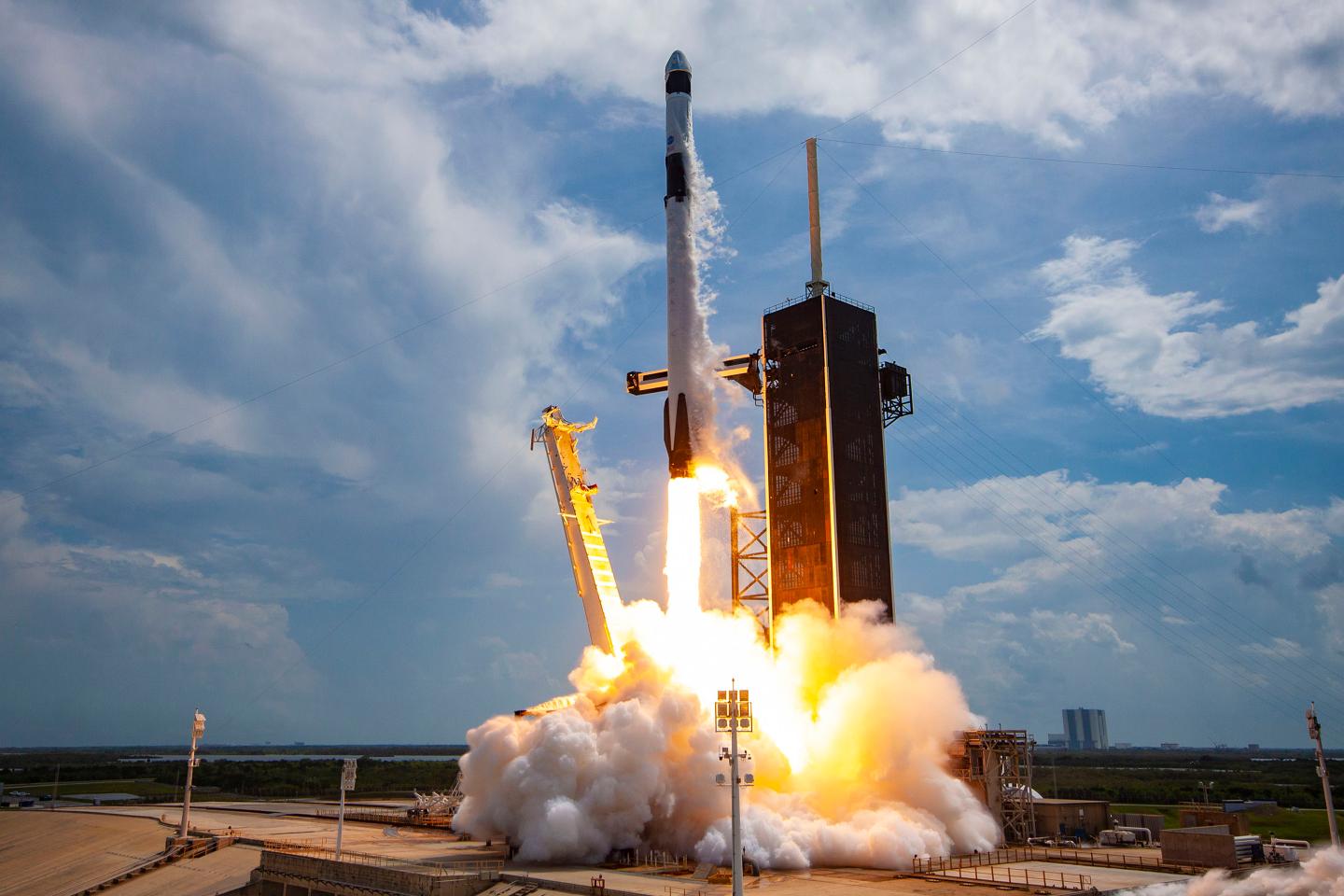 SpaceX-NASA-Launch-04