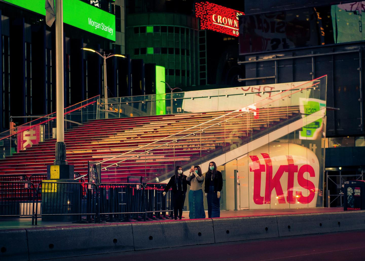 Dark-City-Dina-Litovsky-02