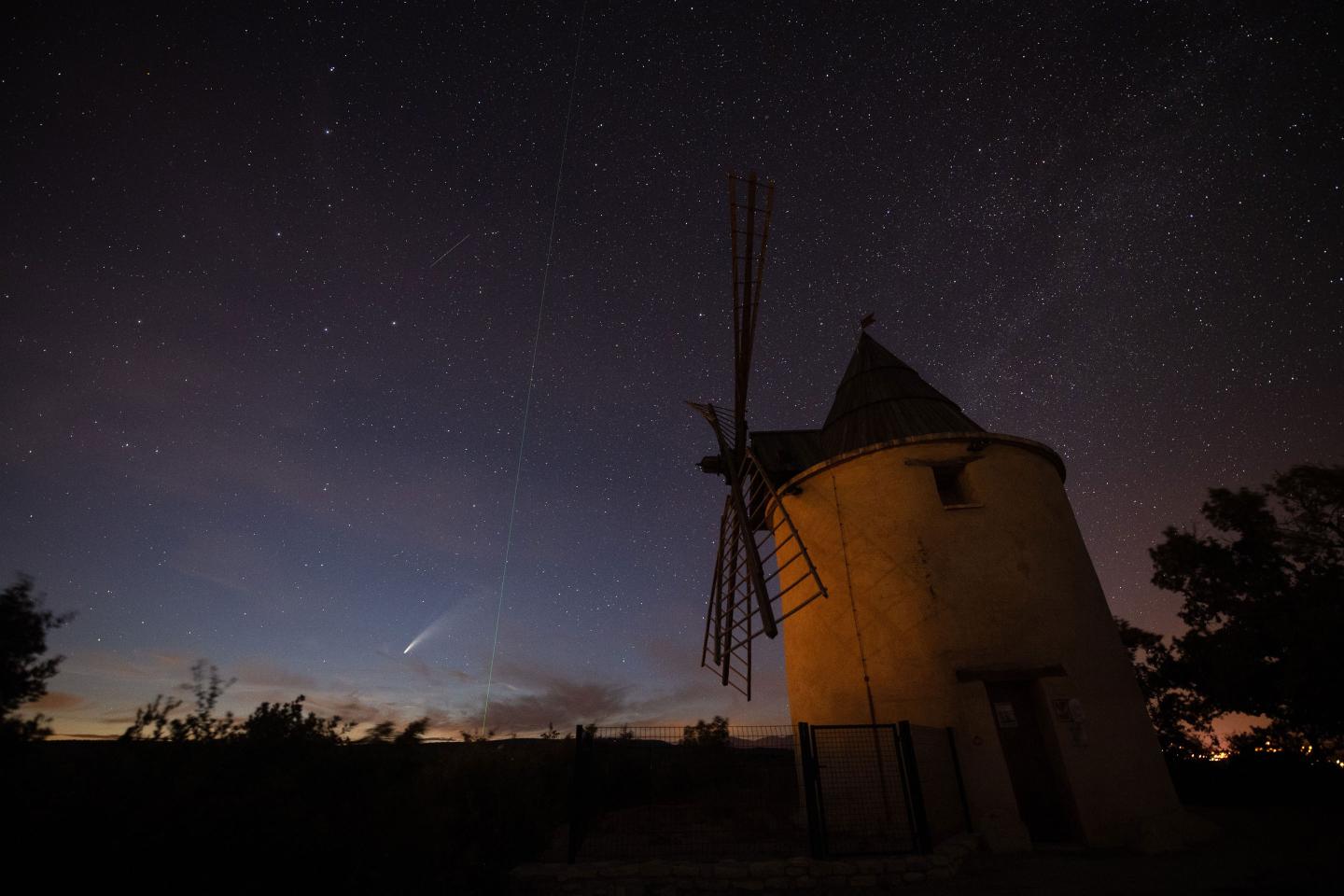 Comet NEOWISE