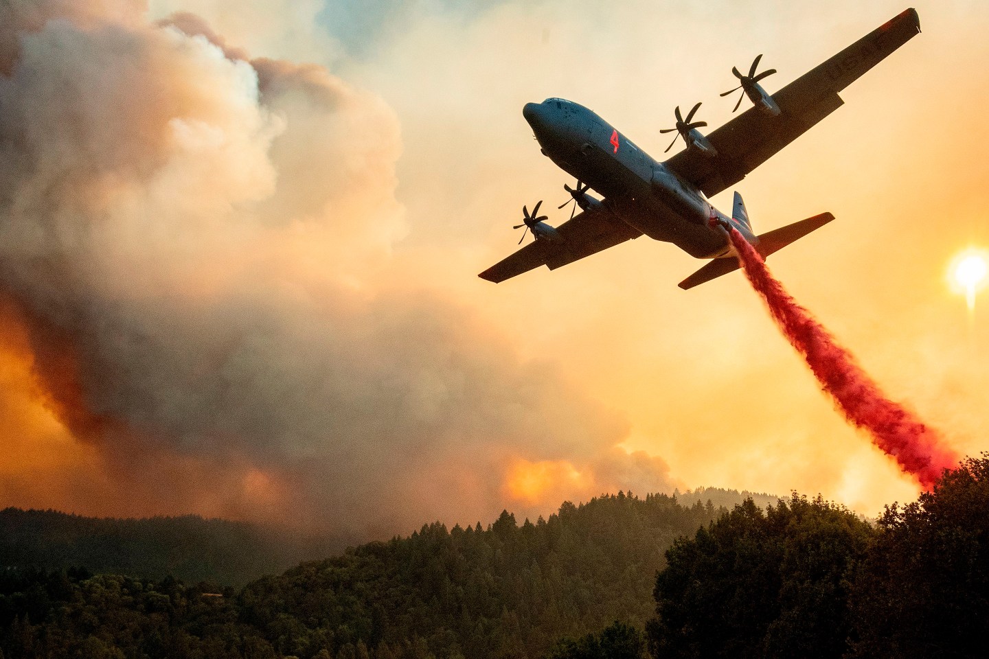 US-CALIFORNIA-WILDFIRE-FIRE