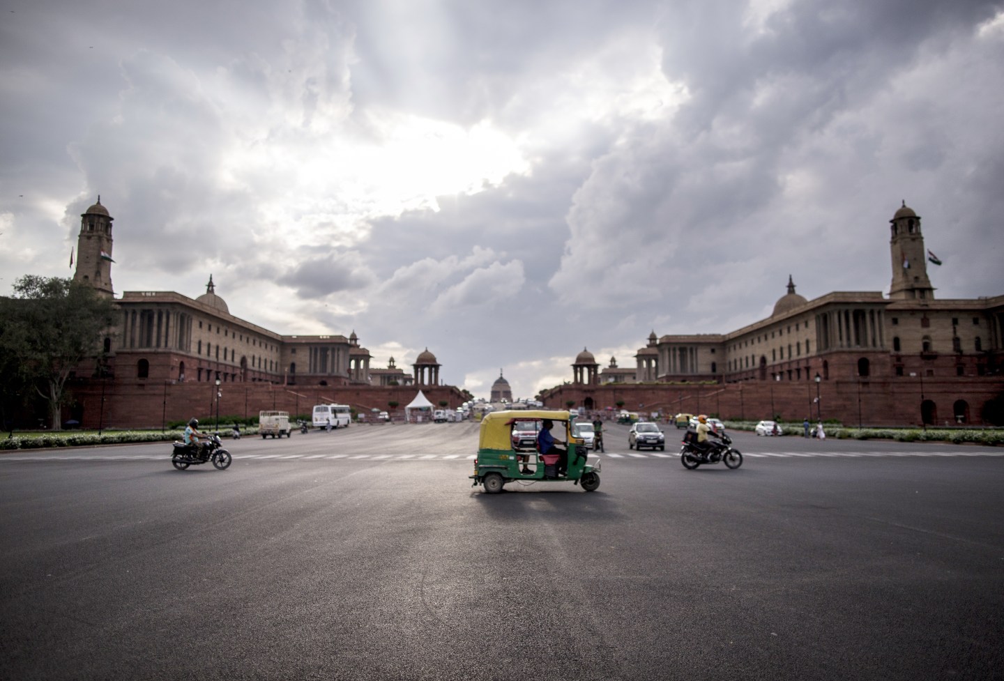 Indias Economy Faces Worst Quarterly Slump Ever After Lockdown