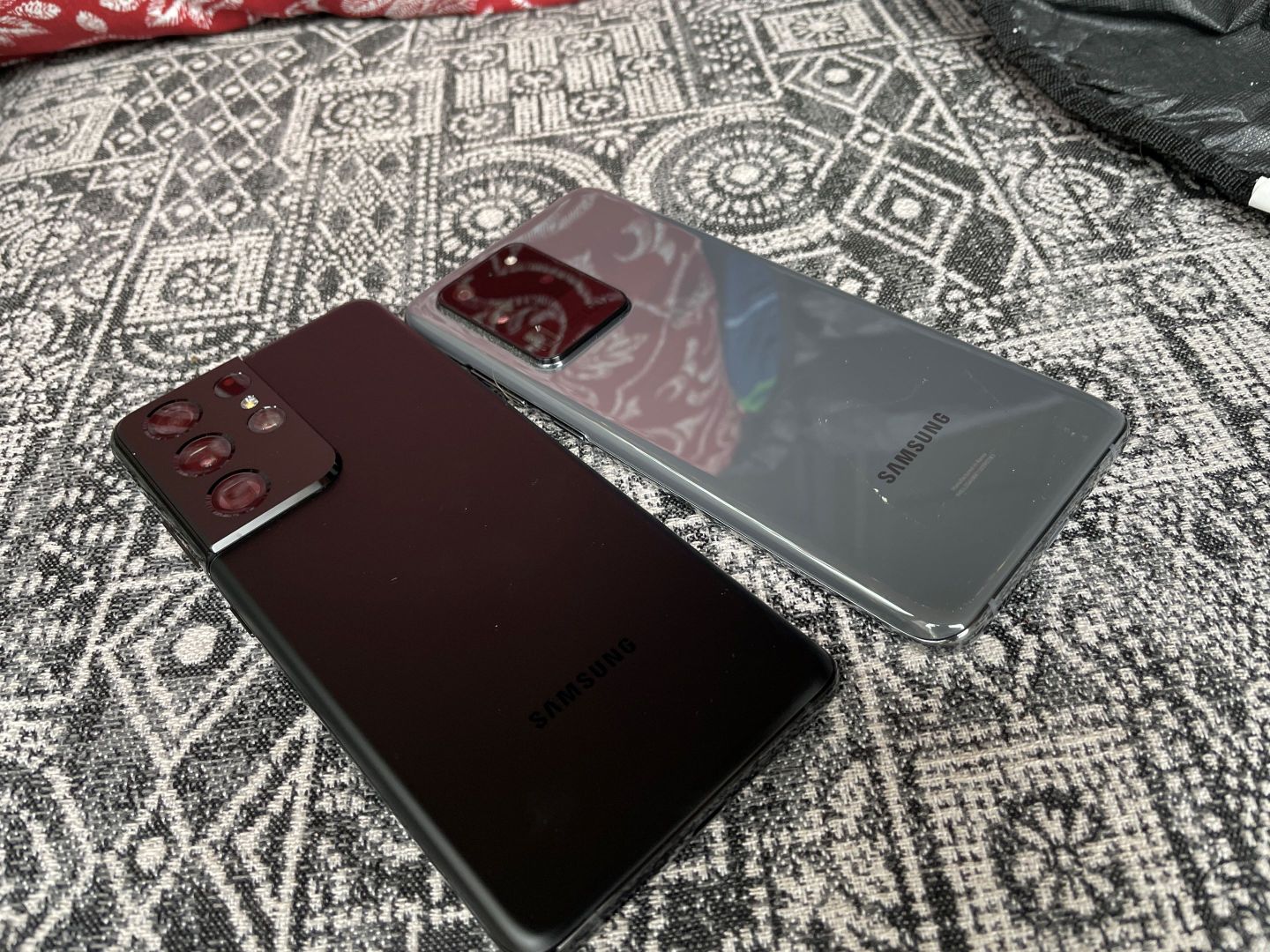 samsung galaxy s20 ultra and s21 ultra phones