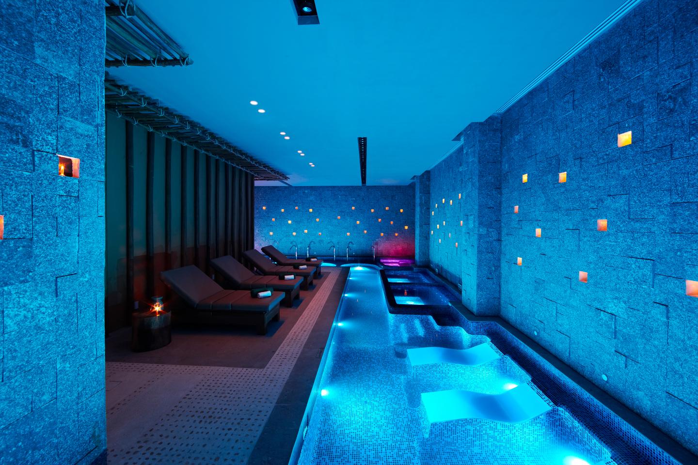 Banyan-Tree-Mayakoba-Spa-Rainforest-Vitality-Pool
