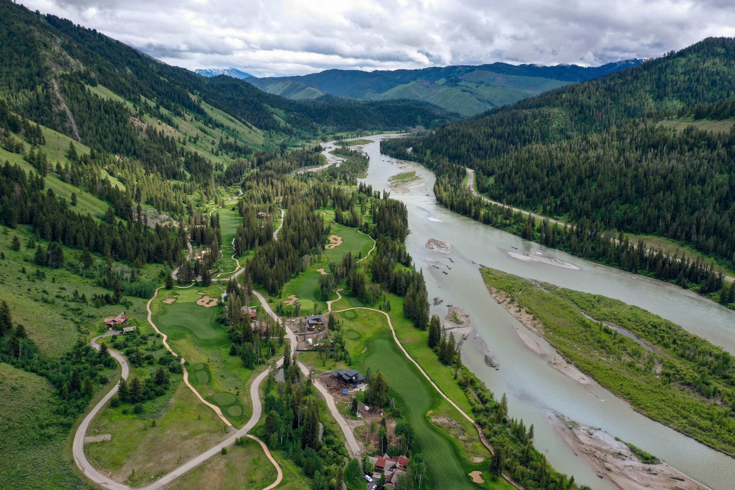 Snake River Ranch The pursuit of isolation after being isolated: Ranches and reconnecting ...