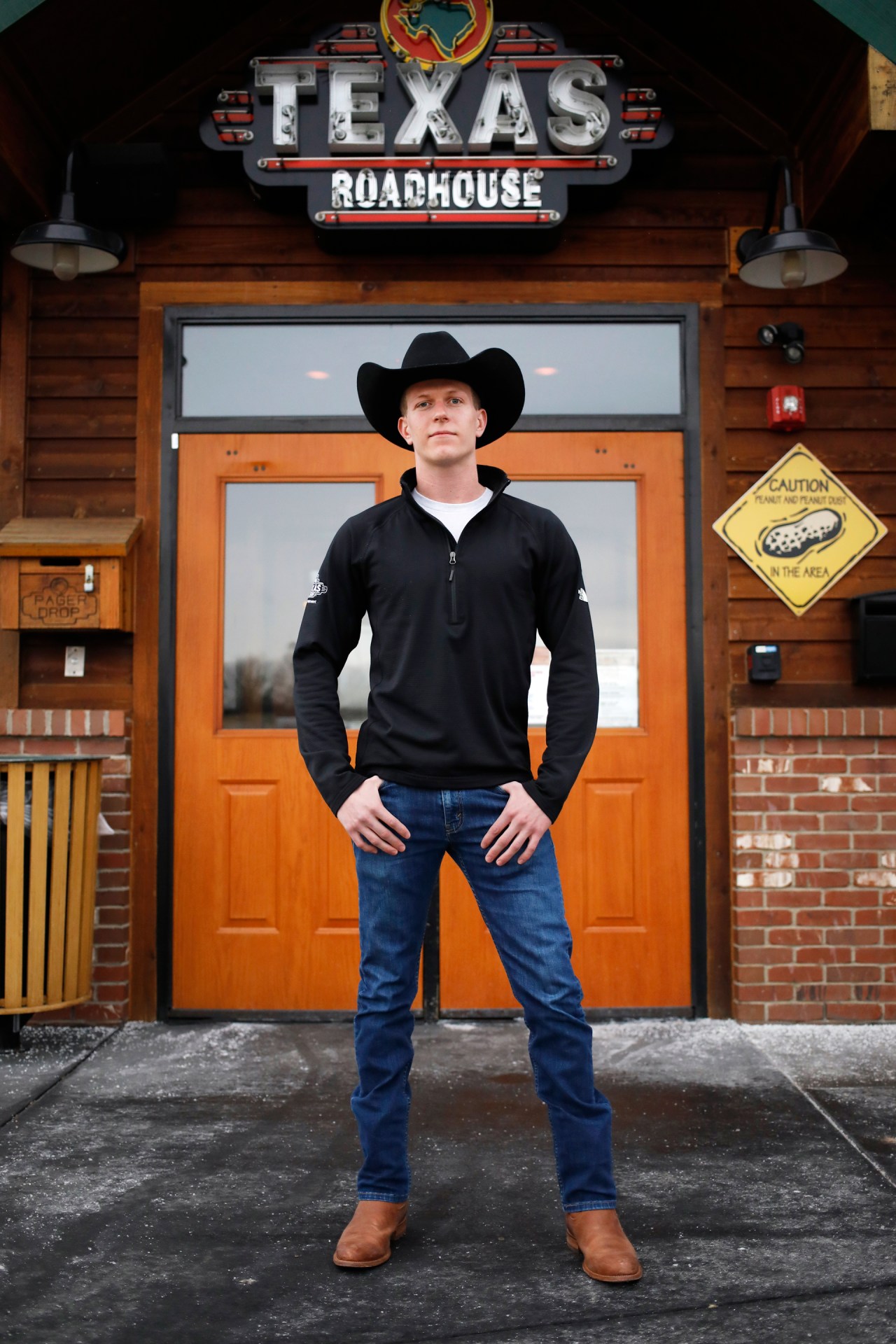 The founder and CEO of Texas Roadhouse caught COVID. 4 months later, he ...