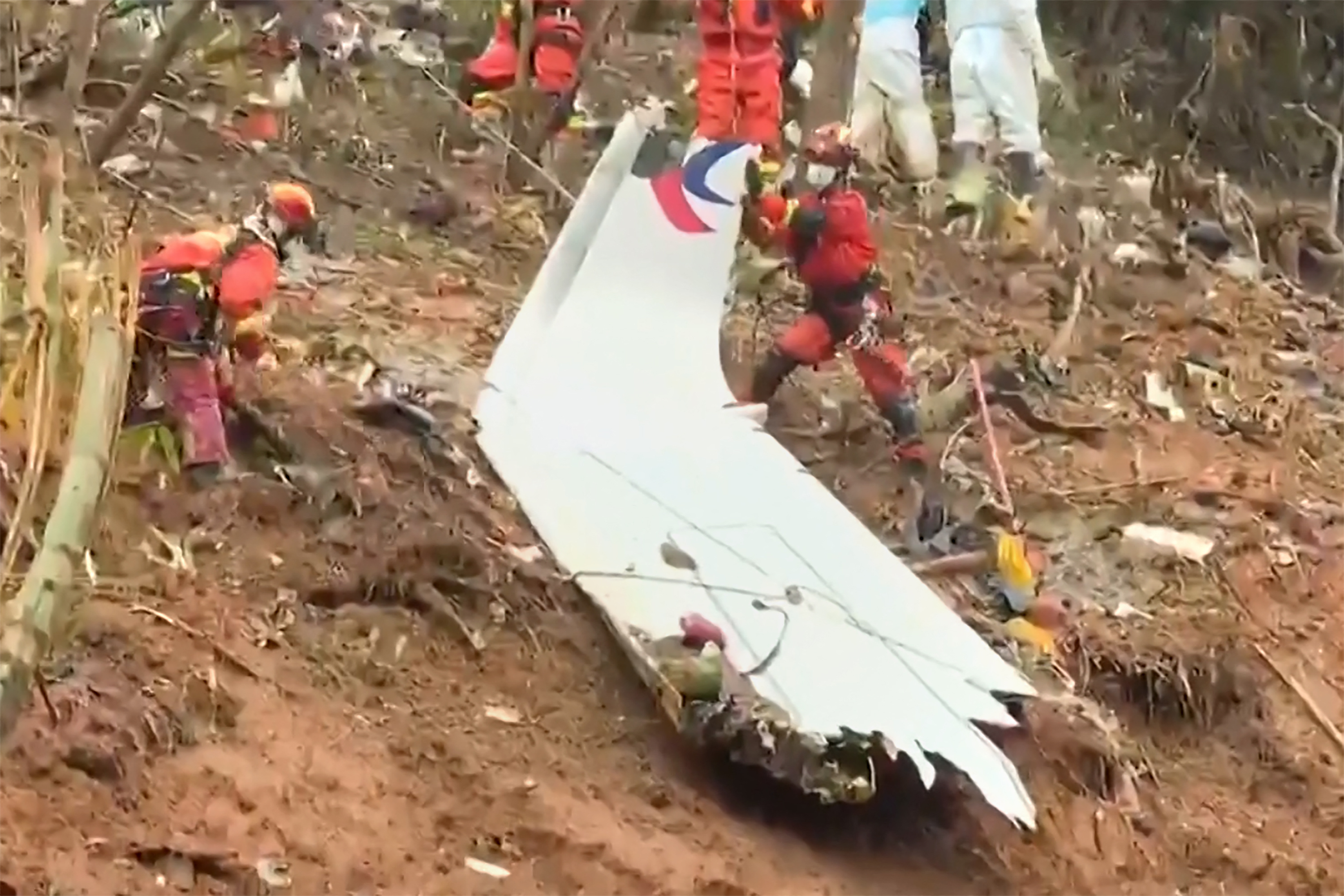 China Eastern Crash Evidence Suggests Midair Breakup Of Kunming To Guangzhou Flight Fortune