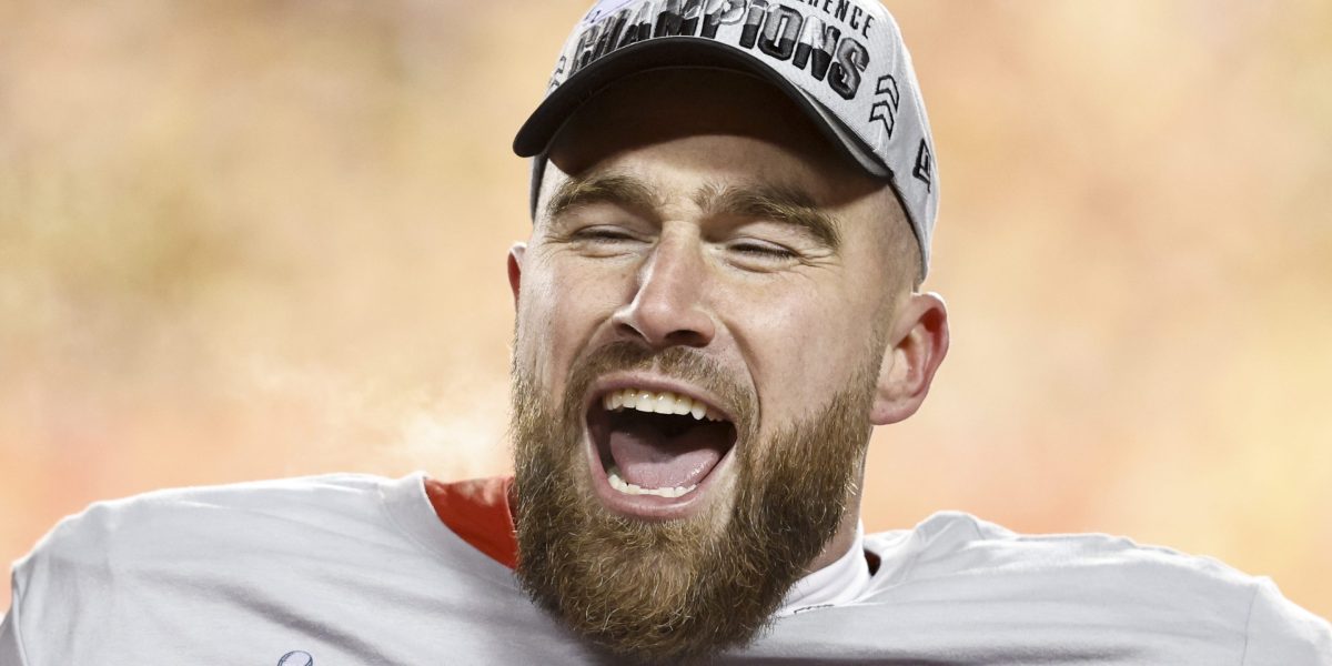 Travis Kelce's salary: Kansas City Chiefs star chooses to be 'underpaid' - Vimarsana News